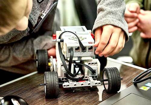 Успехи роботов! - Дом детского творчества | Кружки и секции для детей в Екатеринбурге | Куйбышева 111 | Большакова 15