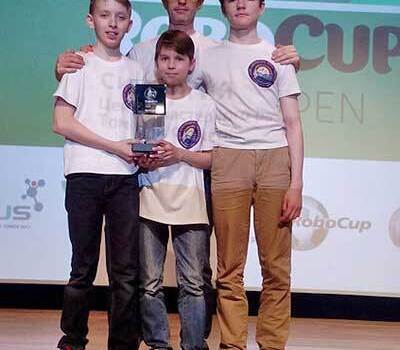 RoboCup Russia Open - путевка в Японию наша! - Дом детского творчества | Кружки и секции для детей в Екатеринбурге | Куйбышева 111 | Большакова 15