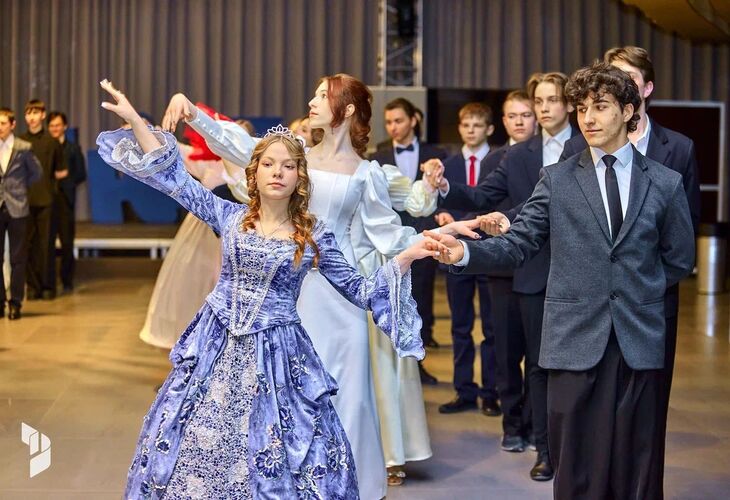 Императорский бал  - Дом детского творчества | Кружки и секции для детей в Екатеринбурге | Куйбышева 111 | Большакова 15