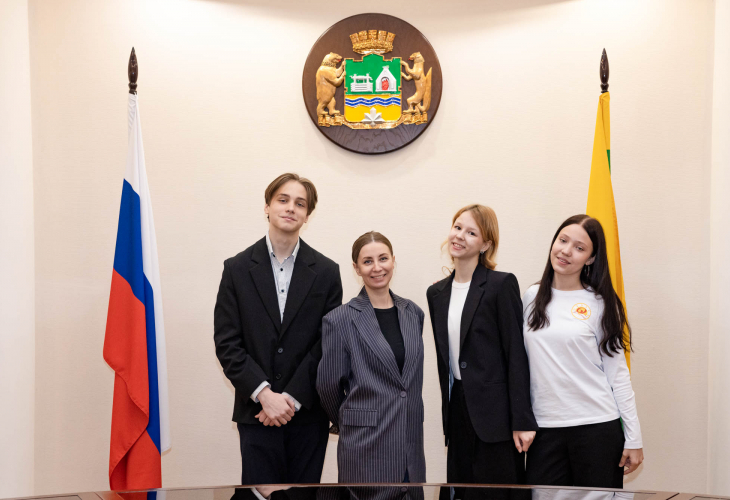 Предновогодняя встреча лидеров ученического самоуправления с Главой Екатеринбурга - Дом детского творчества | Кружки и секции для детей в Екатеринбурге | Куйбышева 111 | Большакова 15