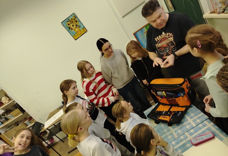 Знакомимся с профессиями  - Дом детского творчества | Кружки и секции для детей в Екатеринбурге | Куйбышева 111 | Большакова 15