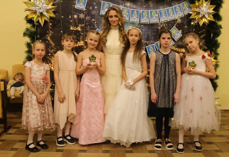 Рождественский бал - Дом детского творчества | Кружки и секции для детей в Екатеринбурге | Куйбышева 111 | Большакова 15